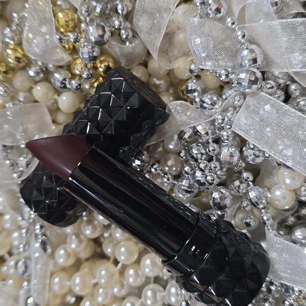 OG KVD lip stick in the shade Homegirl